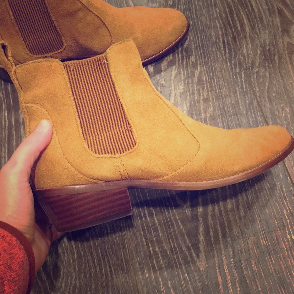 Gap boot in cognac